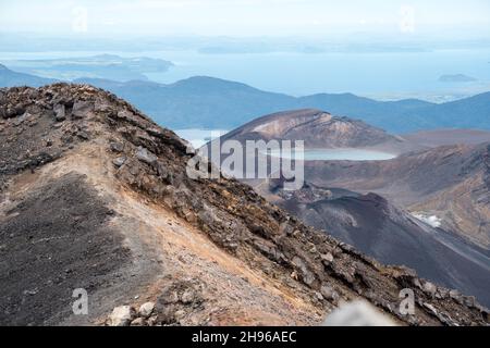 Blick auf den Mount Ngauruhoe und den Roten Krater, Tongariro National Park, Neuseeland Stockfoto