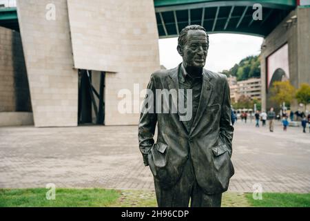 BILBAO, SPANIEN-FEBRUAR, 2021 Statue von Ramon Rubial Cavia. Hochwertige Fotos Stockfoto