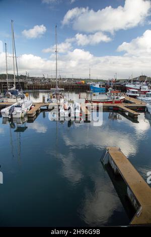 Padstow Harbour, Padstow, Cornwall, England, Dezember 2nd 2021, Ein Blick auf Padstow Harbour an einem stürmischen Wintertag. Stockfoto