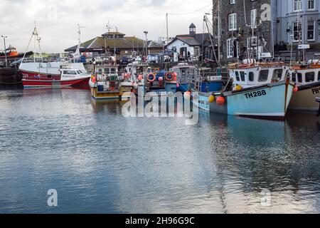 Padstow Harbour, Padstow, Cornwall, England, Dezember 2nd 2021, Ein Blick auf Padstow Harbour an einem stürmischen Wintertag. Stockfoto