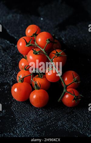 Draufsicht auf reife Kirschtomaten Stockfoto
