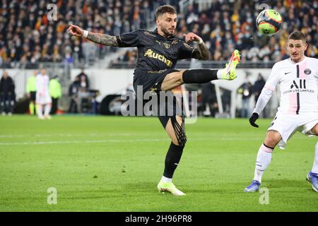 Jonathan Clauss 11 Lens während der französischen Meisterschaft Ligue 1 Fußballspiel zwischen RC Lens und Paris Saint-Germain am 4. Dezember 2021 im Bollaert-Delelis Stadion in Lens, Frankreich - Foto Laurent Sanson / LS Medianord / DPPI Stockfoto