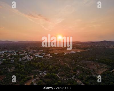 Abend in Cala Millor, Mallorca, Spanien. Fotos von der Drohne. Stockfoto