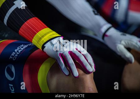 LONDON, ENGLAND - 04. DEZEMBER: Lea Friedrich aus Deutschland am 4. Dezember 2021 im Lee Valley Velodrome Velopark in London, England. (Foto von Sebastian Frej) Kredit: Sebo47/Alamy Live News Stockfoto