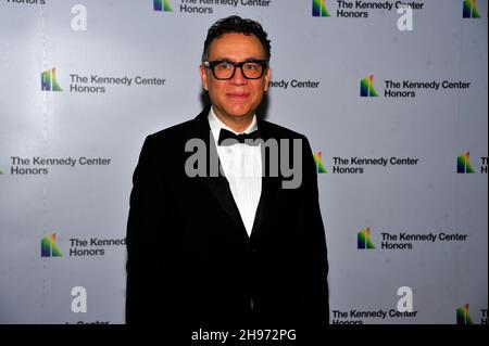 Washington, Vereinigte Staaten Von Amerika. 04th Dez 2021. Fred Armisen kommt am Samstag, den 4. Dezember 2021, zur Medaillon-Zeremonie zu Ehren der Empfänger der jährlichen Kennedy Center-Ehrungen 44th in der Library of Congress in Washington, DC. Die 2021 Preisträger sind: Opernbass-Bariton Justino Diaz, Motown-Gründer, Songwriter, Produzent und Regisseur Berry Gordy, der Schöpfer von ‘Saturday Night Live Lorne Michaels, die legendäre Bühnen- und Leinwandikone Bette Midler und der Singer-Songwriter Joni Mitchell.Quelle: Ron Sachs/Pool/Sipa USA Quelle: SIPA USA/Alamy Live News Stockfoto