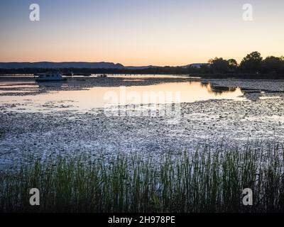 Abenddämmerung über Lily Creek Lagoon, Kununurra, Kimberley Stockfoto
