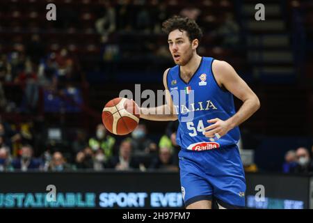 29. November 2021, Assago (Mailand, Mailand, Italien: Alessandro Pajola (Italien) in Aktion bei der Qualifikation für die FIBA Basketball-Weltmeisterschaft 2023.Italien gewinnt gegen die Niederlande mit einem Ergebnis von 75 zu 73. (Bild: © Elena Vizzoca/Pacific Press via ZUMA Press Wire) Stockfoto