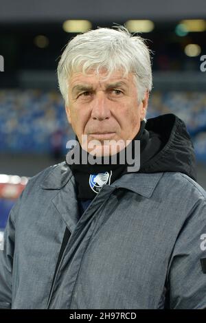 Napoli, Italien. 04th Dez 2021. Gian Piero Gasperini Trainer von Atalanta die Serie A zwischen SSC Napoli - Atalanta im Stadio Diego Armando Maradona Endnote: 2,3 (Foto von Agostino Gemito/Pacific Press) Credit: Pacific Press Media Production Corp./Alamy Live News Stockfoto