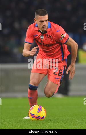 Napoli, Italien. 04th Dez 2021. Merih Demiral in Aktion die Serie A zwischen SSC Napoli - Atalanta im Stadio Diego Armando Maradona Endnote: 2,3 (Foto von Agostino Gemito/Pacific Press) Credit: Pacific Press Media Production Corp./Alamy Live News Stockfoto