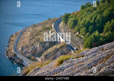 Bakar, Kroatien 22.11.2021. STEILE TROCKENSTEINTERRASSEN „TAKALE“ SIND EIN GESCHÜTZTES ERBE DER REGION. Stockfoto