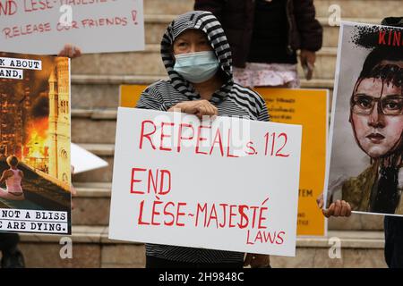 Sydney, Australien. 5th Dez 2021. Die Thailänder protestierten vor dem Rathaus von Sydney gegen die Gesetze der Lese-Majestät. Kredit: Richard Milnes/Alamy Live Nachrichten Stockfoto