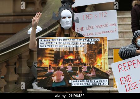 Sydney, Australien. 5th Dez 2021. Die Thailänder protestierten vor dem Rathaus von Sydney gegen die Gesetze der Lese-Majestät. Kredit: Richard Milnes/Alamy Live Nachrichten Stockfoto