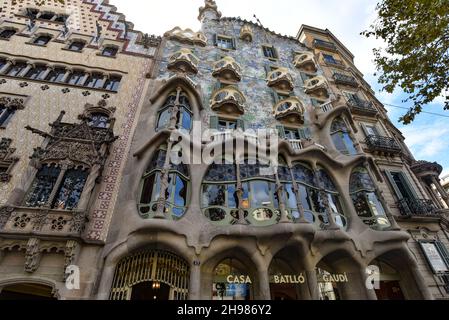 Barcelona, Spanien - 22. November 2021: Fassade der Casa Batllo von Gaudi, Passeig de Gracia, Barcelona, Katalonien (Katalonien) (Katalonien), Spanien, Europa Stockfoto