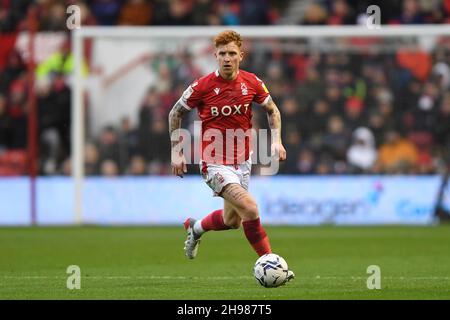 NOTTINGHAM, GB. DEZ 4th Jack Colback aus Nottingham Forest während des Sky Bet Championship-Spiels zwischen Nottingham Forest und Peterborough am City Ground, Nottingham, am Samstag, 4th. Dezember 2021. (Kredit: Jon Hobley | MI News) Kredit: MI Nachrichten & Sport /Alamy Live News Stockfoto