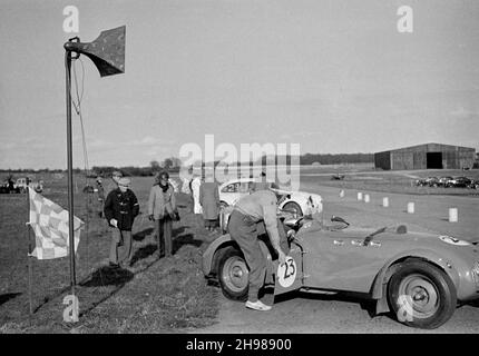 Healey Silverstone auf dem Snetterton Circuit, Norfolk 1953. Stockfoto