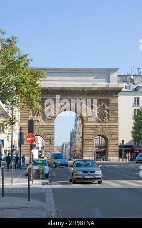 Porte Saint Martin Arch in Paris, Frankreich Stockfoto