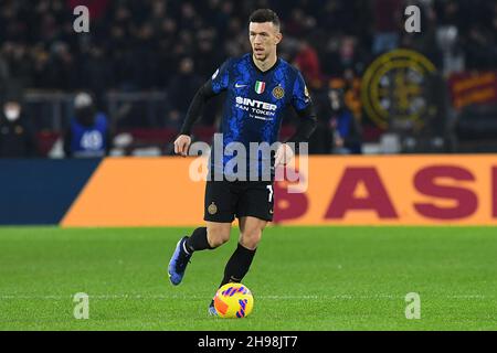 Rom, Latium. 04th Dez 2021. Ivan Perisic von Inter während der Serie A Spiel zwischen AS Roma und Inter im Olimpico Stadion in Rom, Italien, 04th. November 2021. Fotografo01 Kredit: Unabhängige Fotoagentur/Alamy Live Nachrichten Stockfoto