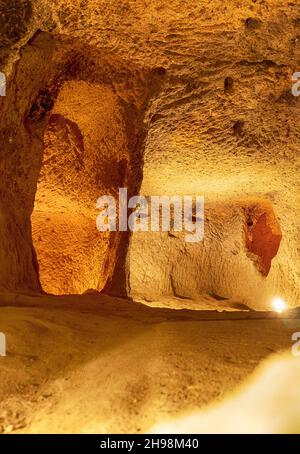 Die unterirdische Stadt Kaymakli ist eine einzigartige Attraktion für Touristen, die in die Türkei kommen. Stockfoto