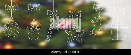 Weihnachtsschmuck hängt auf unscharfem Hintergrund Stock Vektor
