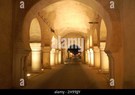 Die Stadt Meknes bei Nacht in Marokko Stockfoto