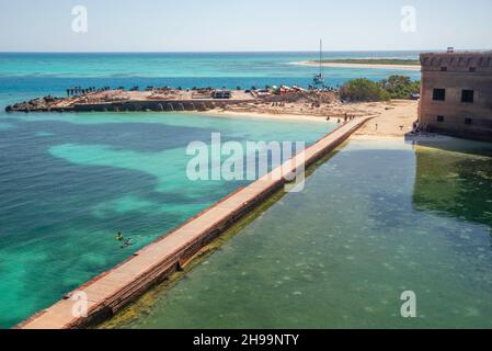 Fort außen von der Attika. North Coaling Dock Ruinen und Schwimmbereich. Dry Tortugas National Park, in der Nähe von Key West, Florida, USA. Stockfoto