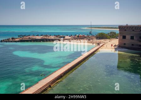 Fort außen von der Attika. North Coaling Dock Ruinen und Schwimmbereich. Dry Tortugas National Park, in der Nähe von Key West, Florida, USA. Stockfoto