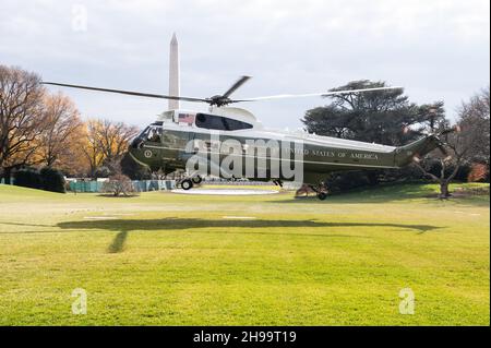 Washington, Usa. 05th Dez 2021. Der Präsident und die First Lady kehren über Marine One ins Weiße Haus zurück. Kredit: SOPA Images Limited/Alamy Live Nachrichten Stockfoto