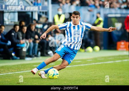 Malaga, Spanien. 05th Dez 2021. Victor Gomez von Malaga CF in Aktion beim LaLiga SmartBank Spiel zwischen Malaga CF und SD Amorebieta im La Rosaleda Stadium. Endergebnis; Malaga CF 1:2 SD Amorebieta. (Foto von Francis Gonzalez/SOPA Images/Sipa USA) Quelle: SIPA USA/Alamy Live News Stockfoto