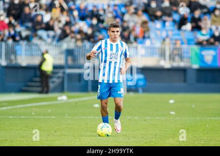 Malaga, Spanien. 05th Dez 2021. Victor Gomez von Malaga CF in Aktion beim LaLiga SmartBank Spiel zwischen Malaga CF und SD Amorebieta im La Rosaleda Stadium. Endergebnis; Malaga CF 1:2 SD Amorebieta. (Foto von Francis Gonzalez/SOPA Images/Sipa USA) Quelle: SIPA USA/Alamy Live News Stockfoto