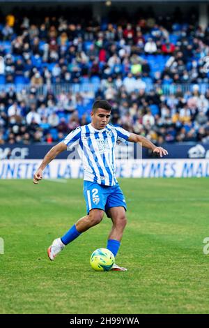 Malaga, Spanien. 05th Dez 2021. Victor Gomez von Malaga CF in Aktion beim LaLiga SmartBank Spiel zwischen Malaga CF und SD Amorebieta im La Rosaleda Stadium. Endergebnis; Malaga CF 1:2 SD Amorebieta. (Foto von Francis Gonzalez/SOPA Images/Sipa USA) Quelle: SIPA USA/Alamy Live News Stockfoto