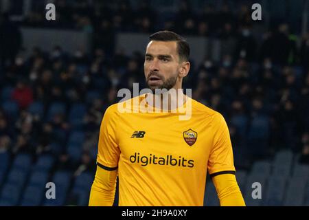 Rom, Italien. 4th. Dezember 2021. Rui Patricio von AS Roma in Aktion während der Serie A Fußballmeisterschaft zwischen AS Roma und FC Inter im Olympiastadion. Kredit: Cosimo Martemucci / Alamy Live Nachrichten Stockfoto