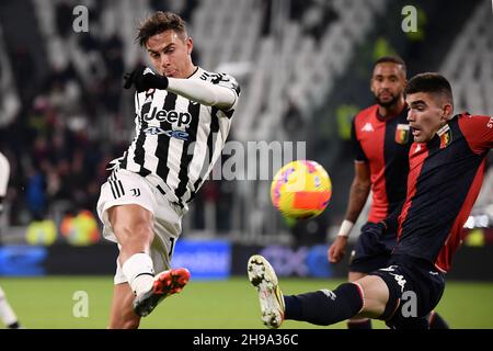 Turin, Italien. 05th Dez 2021. Paulo Dybala vom FC Juventus in Aktion während des Fußballspiels der Serie A 2021/2022 zwischen dem FC Juventus und dem FC Genua im Juventus-Stadion in Turin (Italien), 5th. Dezember 2021. Foto Federico Tardito/Insidefoto Kredit: Insidefoto srl/Alamy Live News Stockfoto