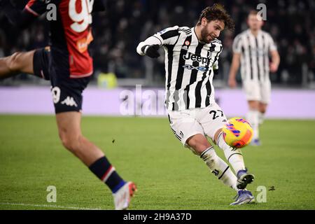 Turin, Italien. 05th Dez 2021. Manuel Locatelli vom FC Juventus in Aktion während des Fußballspiels der Serie A 2021/2022 zwischen dem FC Juventus und dem FC Genua im Juventus-Stadion in Turin (Italien), 5th. Dezember 2021. Foto Federico Tardito/Insidefoto Kredit: Insidefoto srl/Alamy Live News Stockfoto