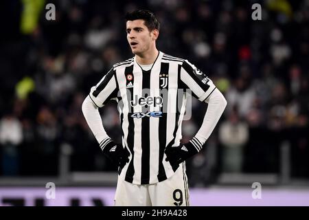 Turin, Italien. 05th Dez 2021. Alvaro Morata von Juventus FC sieht während des Fußballspiels der Serie A 2021/2022 zwischen dem FC Juventus und dem FC Genua im Juventus-Stadion in Turin (Italien) am 5th. Dezember 2021 aus. Foto Federico Tardito/Insidefoto Kredit: Insidefoto srl/Alamy Live News Stockfoto