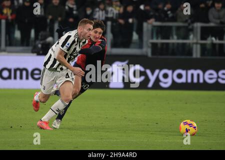 Turin, Italien. 05th Dez 2021. Dejan Kulusevski (Juventus FC) während Juventus FC gegen Genua FC, italienische Fußballserie A Spiel in Turin, Italien, Dezember 05 2021 Quelle: Independent Photo Agency/Alamy Live News Stockfoto