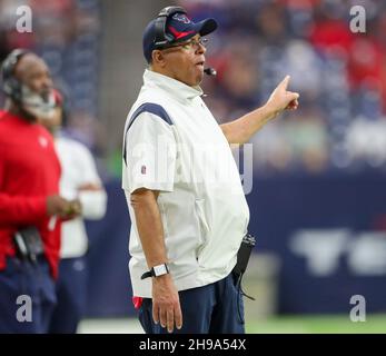 Houston, Texas, USA. Houston, Texas, USA. 5. Dezember 2021: Houston Texans Cheftrainer David Culley während eines NFL-Spiels zwischen den Texans und den Colts am 5. Dezember 2021 in Houston, Texas. Die Colts gewannen, 31-0. (Bildnachweis: © Scott Coleman/ZUMA Press Wire) Bildnachweis: ZUMA Press, Inc./Alamy Live News Bildnachweis: ZUMA Press, Inc./Alamy Live News Stockfoto