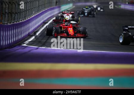 55 SAINZ Carlos (Spa), Scuderia Ferrari SF21, Aktion während des Formel 1 stc Saudi Arabian Grand Prix 2021, 21th Lauf der FIA Formel 1 Weltmeisterschaft 2021 vom 3. Bis 5. Dezember 2021 auf dem Jeddah Corniche Circuit, in Jeddah, Saudi-Arabien - Foto: Florent Gooden/DPPI/LiveMedia Stockfoto