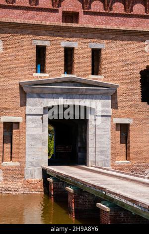 Außenansicht des Haupteingangs zum Fort Jefferson. Dry Tortugas National Park, in der Nähe von Key West, Florida, USA. Stockfoto