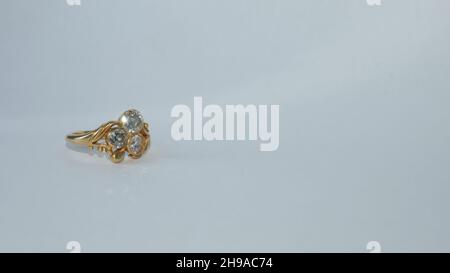 Drei Steine, vintage Verlobungsring, Diamantring Stockfoto