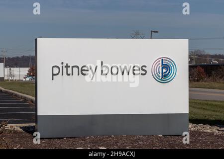 West Chester - ca. Dezember 2021: Vertriebszentrum von Pitney Bowes. Pitney Bowes verwandelt sich von seinen Portometerwurzeln aus in ein digitales Unternehmen Stockfoto