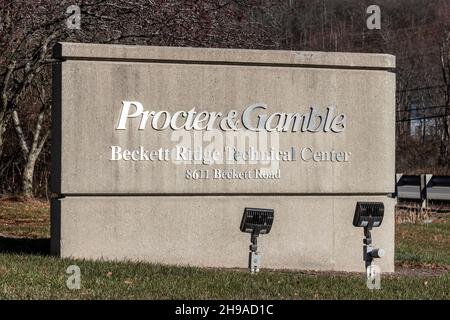 West Chester - circa Dezember 2021: Procter & Gamble Beckett Ridge Technical Center, Heimat von P&G-Forschung und Entwicklung. Stockfoto