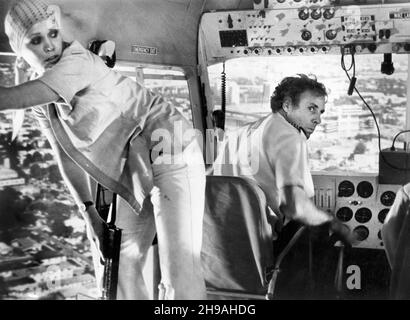 Bruce dern, Marthe Keller, Dreharbeiten zum Film, 'Black Sunday', Paramount Picturs, 1976 Stockfoto