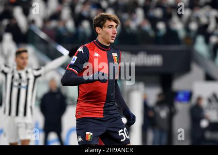 Turin, Italien. 05th Dez 2021. Andrea Cambiaso vom FC Genua in Aktion während des Spiels der Serie A 2020/21 zwischen dem FC Juventus und dem FC Genua im Allianz-Stadion am 05. Dezember 2021 in Turin, Italien-Photo ReporterTorino Credit: Independent Photo Agency/Alamy Live News Stockfoto