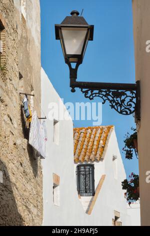 Weiße Häuser und alte Stadtmauer, Vejer de la Frontera, Provinz Cááiz, Autonome Gemeinschaft Andalusien, Spanien Stockfoto