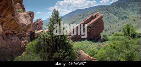 Atemberaubendes Panorama einer Landschaft, die im Red Rocks State Park in Morrison Colorado USA gefunden wurde Stockfoto