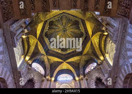 Decke in der Mezquita-Kathedrale (Moschee-Kathedrale oder große Moschee von Cordoba), Cordoba, Provinz Cordoba, Autonome Gemeinschaft Andalusien, Spanien Stockfoto