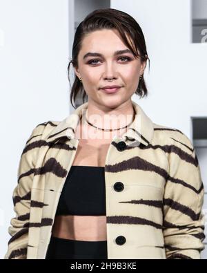 New York City, Usa. 05th Dez 2021. MANHATTAN, NEW YORK CITY, NEW YORK, USA - 05. DEZEMBER: Die Schauspielerin Florence Pugh in einem Outfit von Valentino kommt bei der Weltpremiere von Netflix's "Don't Look Up", die am 5. Dezember 2021 im Jazz im Lincoln Center in Manhattan, New York City, New York, USA, stattfand. (Foto: Jordan Hinton/Image Press Agency/Sipa USA) Quelle: SIPA USA/Alamy Live News Stockfoto