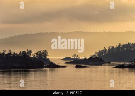 Landschaft der Straße von Georgia zwischen Victoria und Vancouver, BC, Kanada Stockfoto