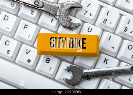 Handschrift Text City Bike. Business-Schaufenster für regelmäßige kurze Fahrten durch gleichermaßen flache Stadtgebiete Typing Game Program Codes, Programmierung konzipiert Stockfoto