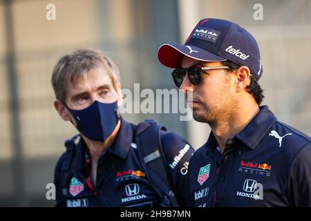 PEREZ Sergio (mex), Red Bull Racing Honda RB16B, Portrait während des Formel 1 stc Saudi Arabian Grand Prix 2021, 21th Lauf der FIA Formel 1 Weltmeisterschaft 2021 vom 3. Bis 5. Dezember 2021 auf dem Jeddah Corniche Circuit, in Jeddah, Saudi-Arabien - Foto: Antonin Vincent/DPPI/LiveMedia Stockfoto